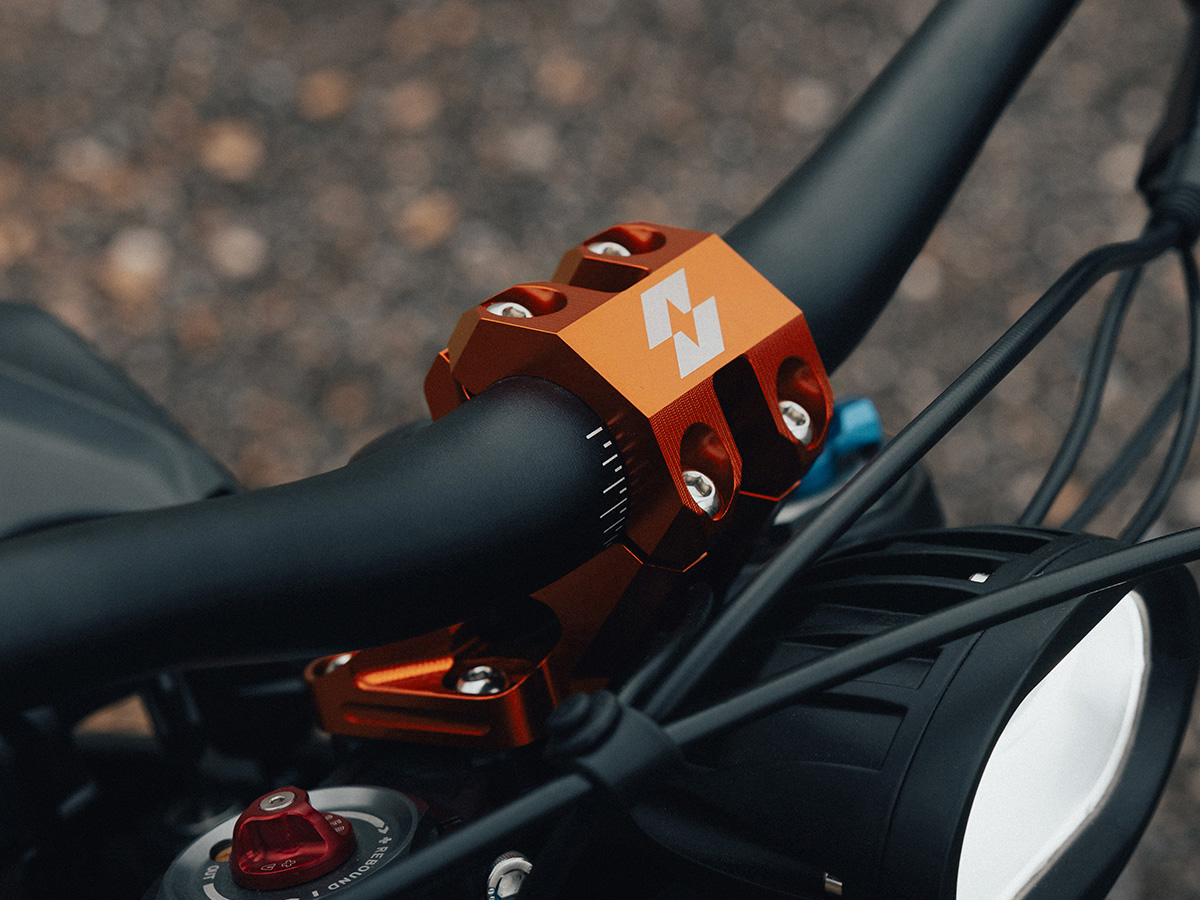 Full-E Charged Handlebar Risers 31.8mm Orange